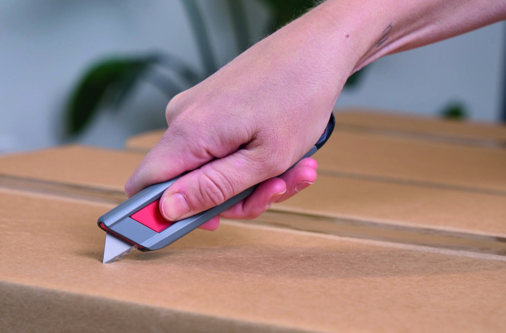 TORTORIS SAFE 10 safety knife in use