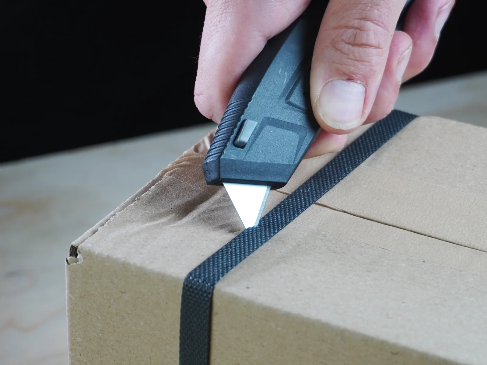 TORTORIS SAFE 24 safety knife in use
