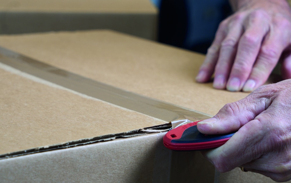 TORTORIS ULTRA SAFE 32 safety knife in use